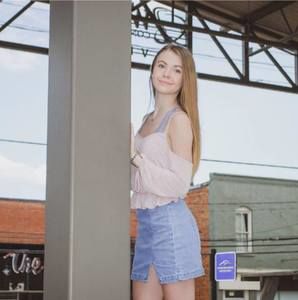 Meet your Posher, Nadia